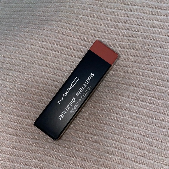 NWT Mac Velvet Teddy Mayte Lipstick - Picture 4 of 6